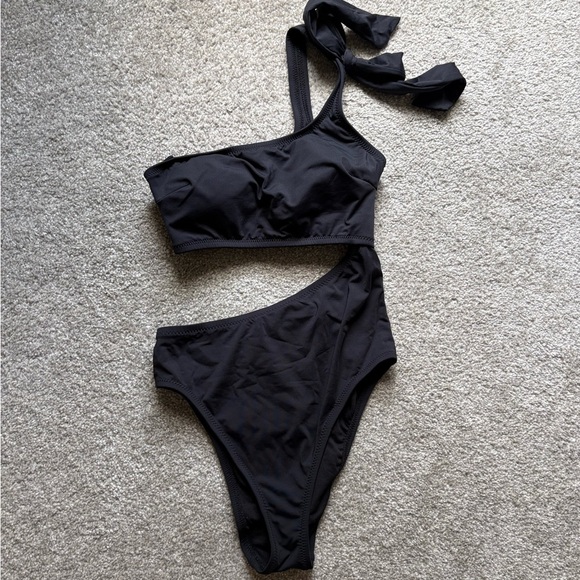 Black Asymmetrical Bikini - Picture 1 of 3